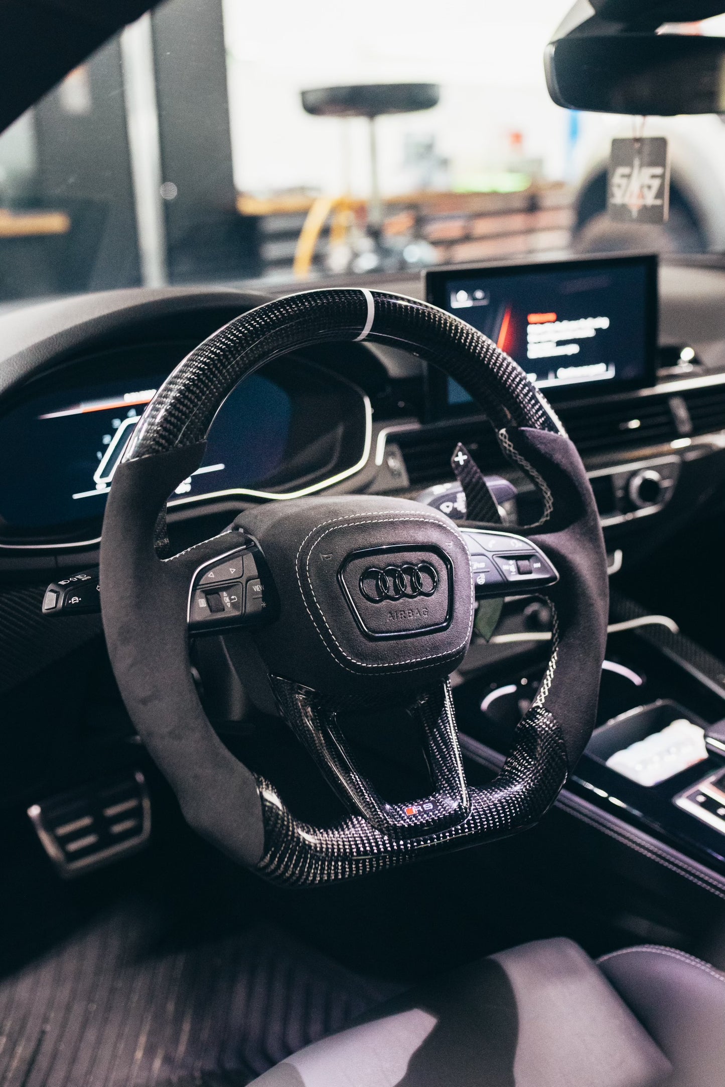 Customizable Audi Steering Wheel