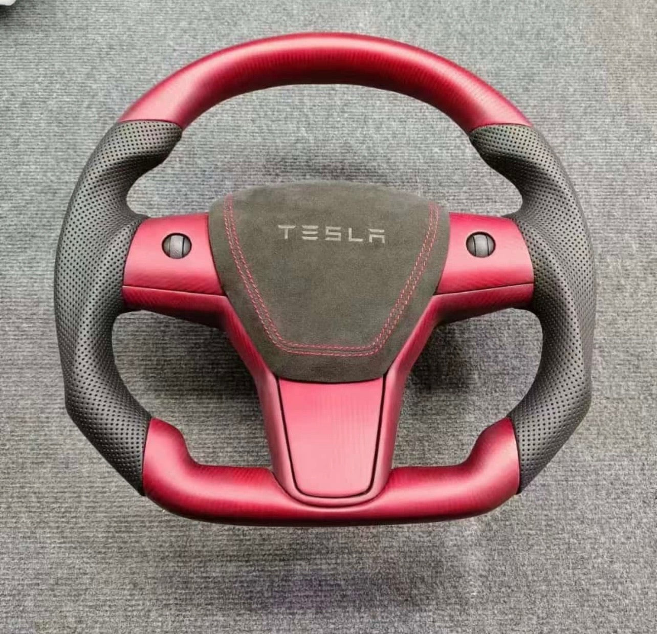 Custom Lwerks Tesla Steering wheel